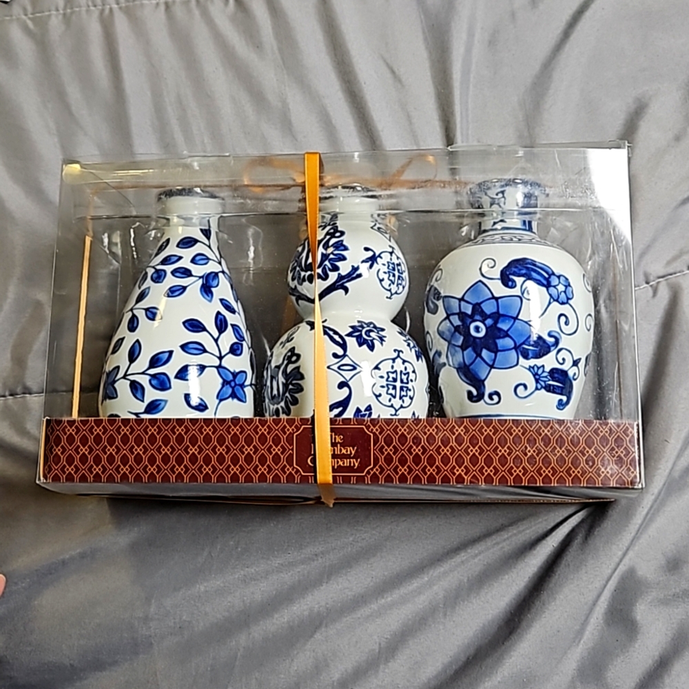 Gift set of decorative vases